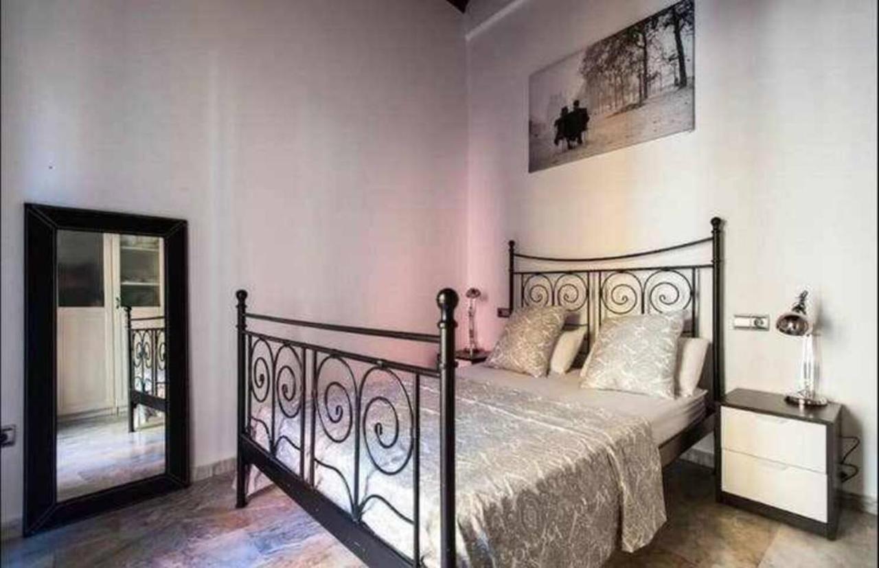 10 Min Walk To Giralda And Rooftop Sevilla